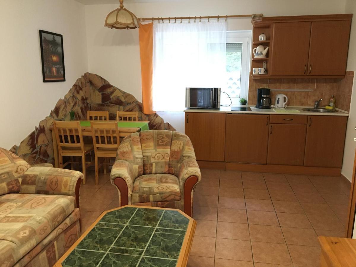 Central Apartments Zalakaros Esterno foto