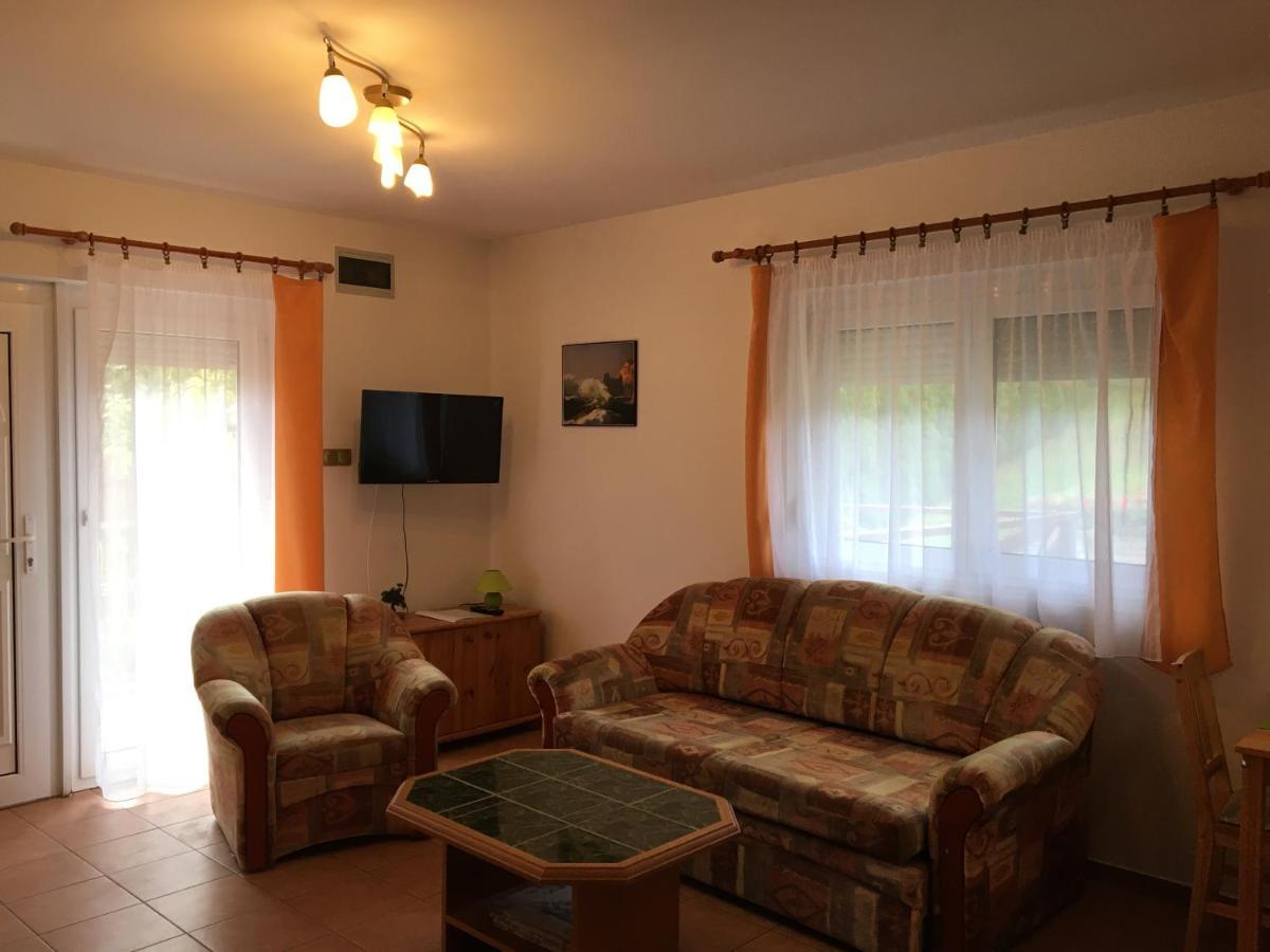 Central Apartments Zalakaros Esterno foto